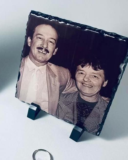 The Premium Square Photo Slate